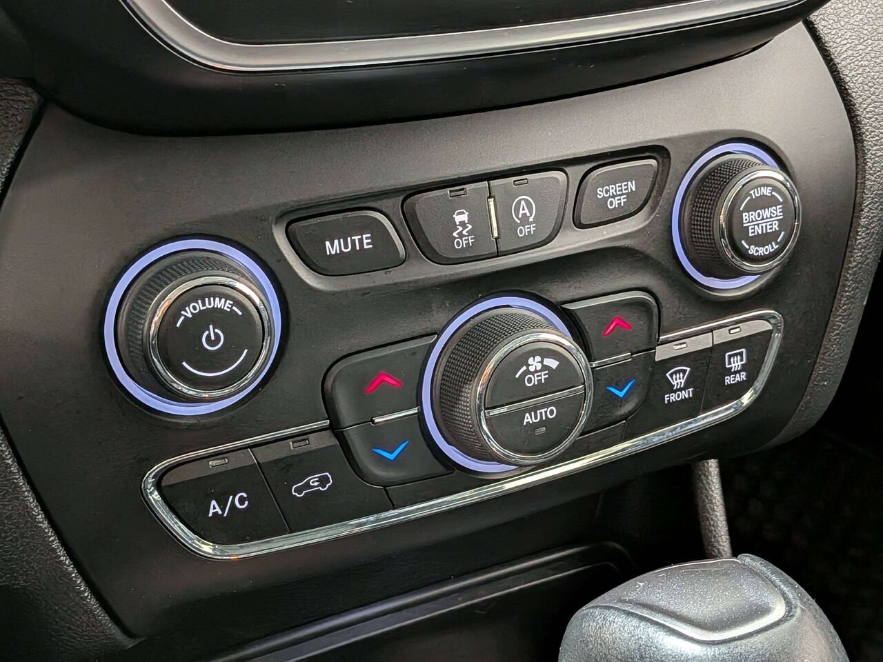 Jeep Cherokee 2019 Blanc Val-David - photo #25