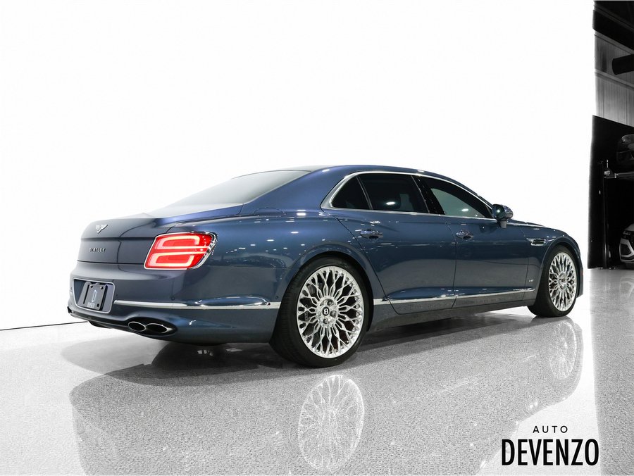 Bentley Flying Spur V8 Sedan 2022 Gris