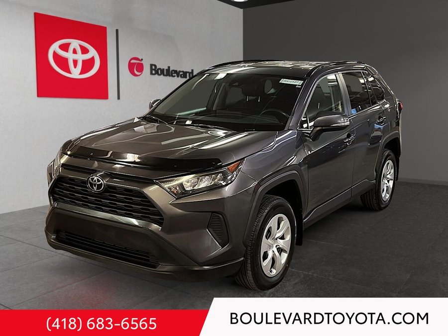 Toyota RAV4 LE 2021 Gris