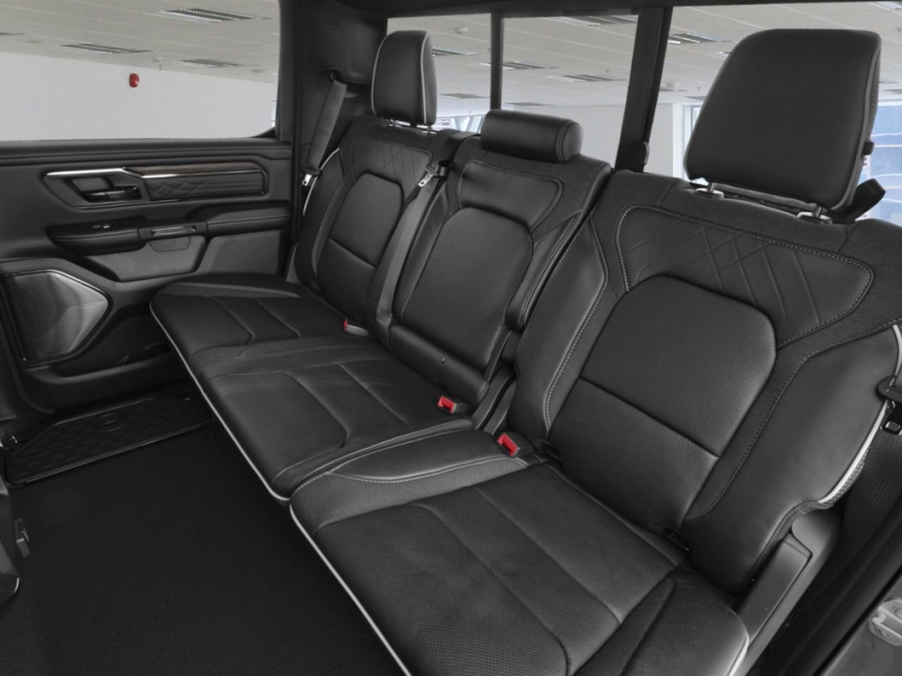 2026 RAM 1500 Diamond Black Crystal Pearl Repentigny - photo #11