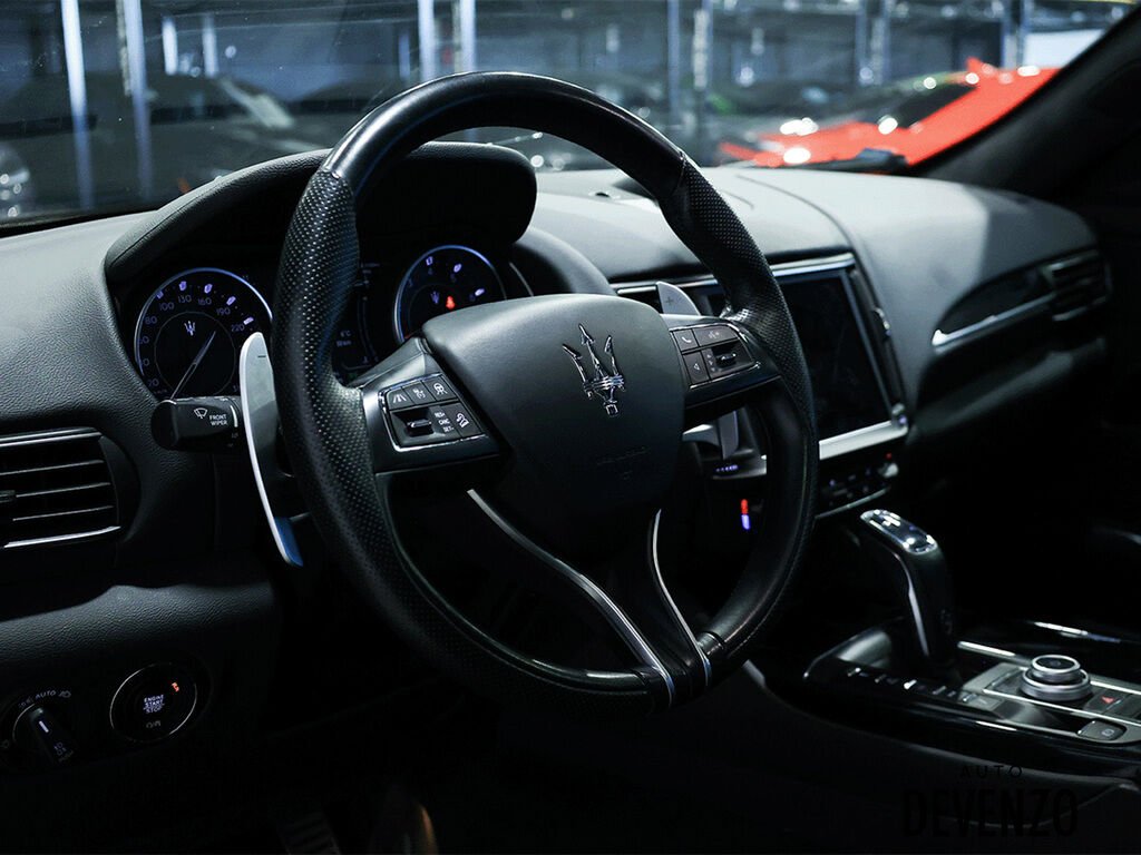 2022 Maserati Levante Black Saint-Eustache - photo #16