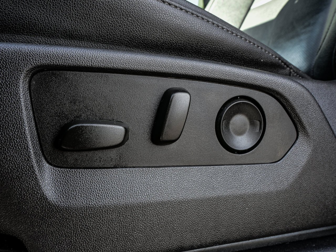 2025 Chevrolet Silverado 3500HD 4WD Crew Cab 159 LTZ Black Sherwood Park - photo #17