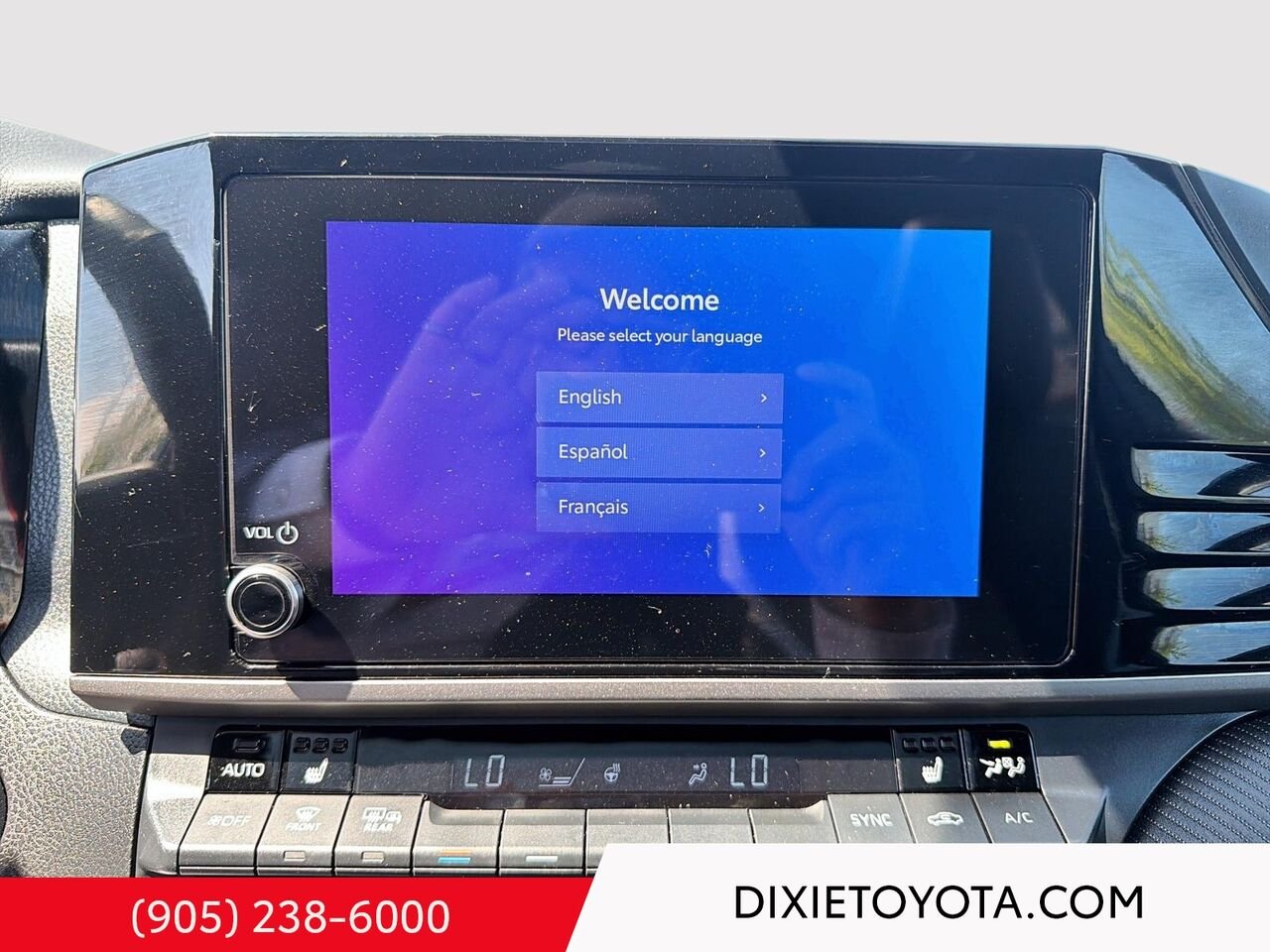 2025 Toyota Camry HYBRID SE UPGRADE AWD / CLEAN CARFAX / MOONROOF / ALLOY WHEELS / CARPLAY AND ANDROID AUTO Underground Mississauga - photo #14