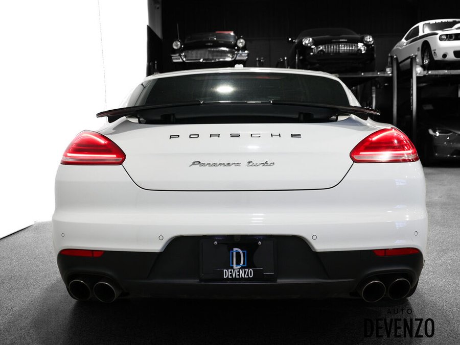 2016 Porsche Panamera 2016 White