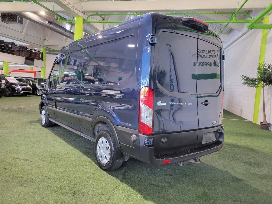 Ford Transit fourgon utilitaire T-250 PA toit moyen 130 po PNBV de 9 070 lb 2020 Bleu