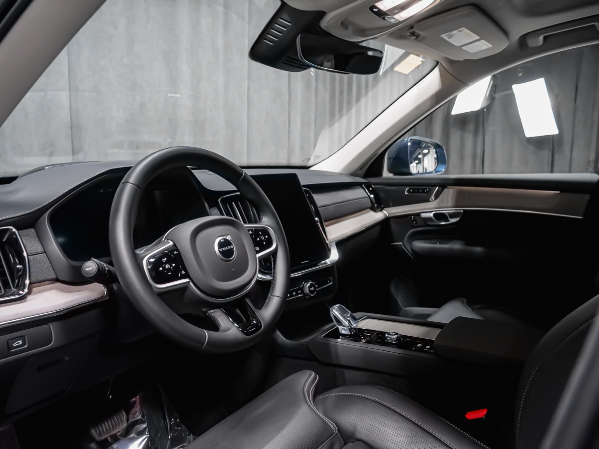 2026 Volvo XC90 B6 ULTRA BRIGHT Blue Montreal - photo #5