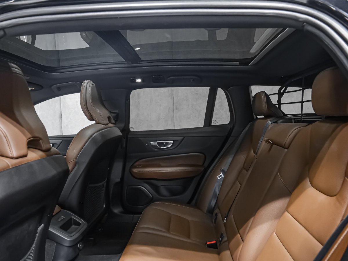 2023 Volvo V60 Cross Country B5 PLUS CLIMAT POLESTAR HARMAN KARDON Black Montreal - photo #12