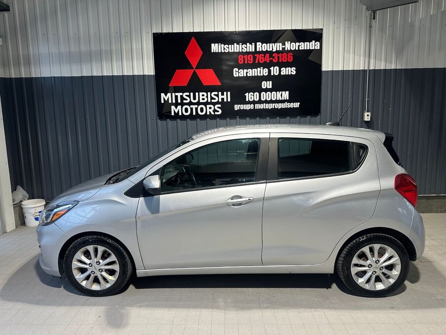 Chevrolet Spark LT à hayon 4 portes CVT avec 1LT 2020 Gris