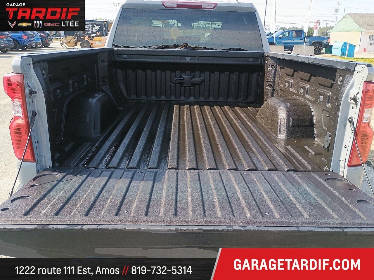 2024 CHEVROLET Silverado 1500 Grey Mont-Laurier - photo #7