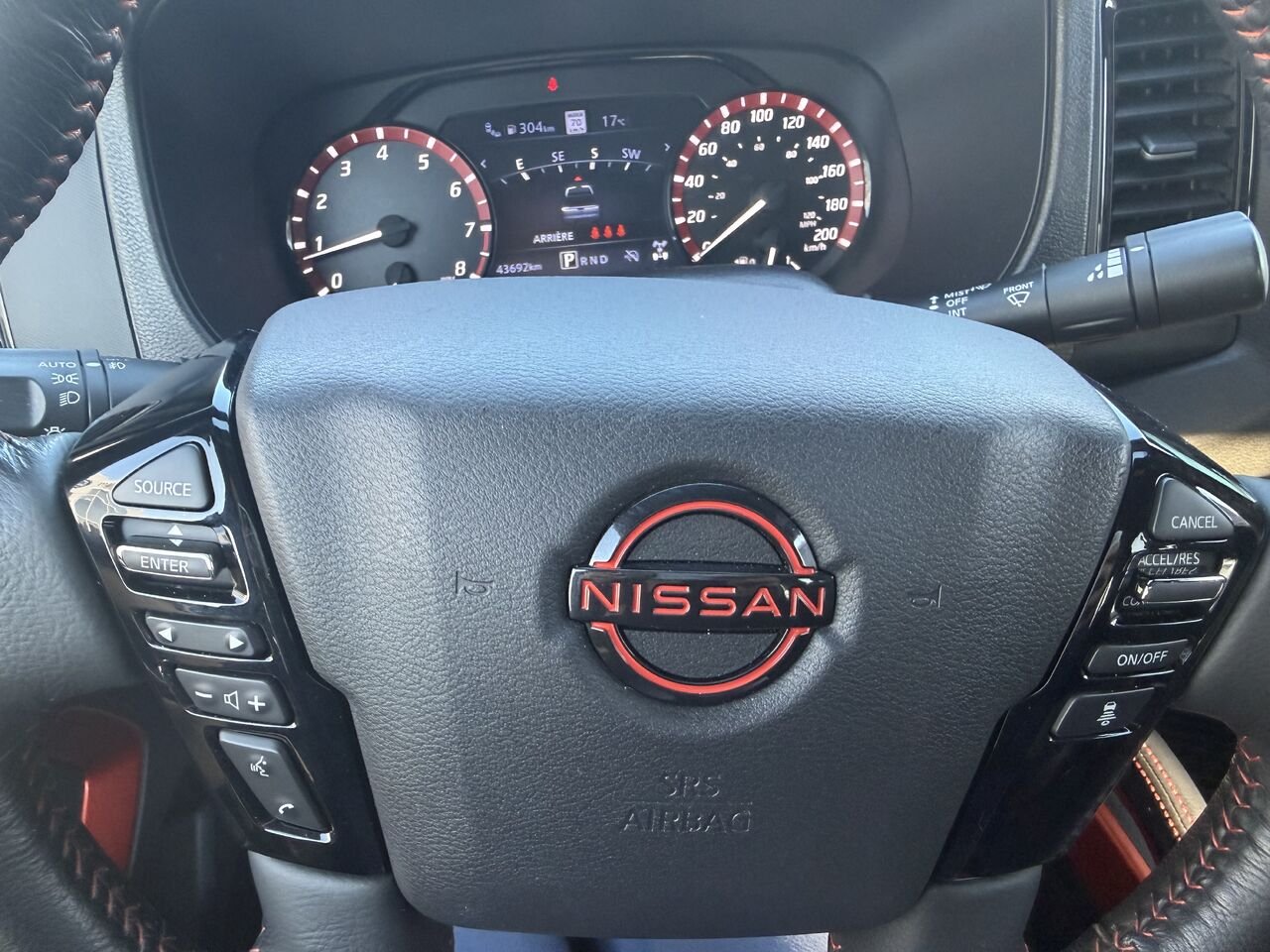Nissan Frontier 2024 Gris Montmagny - photo #8
