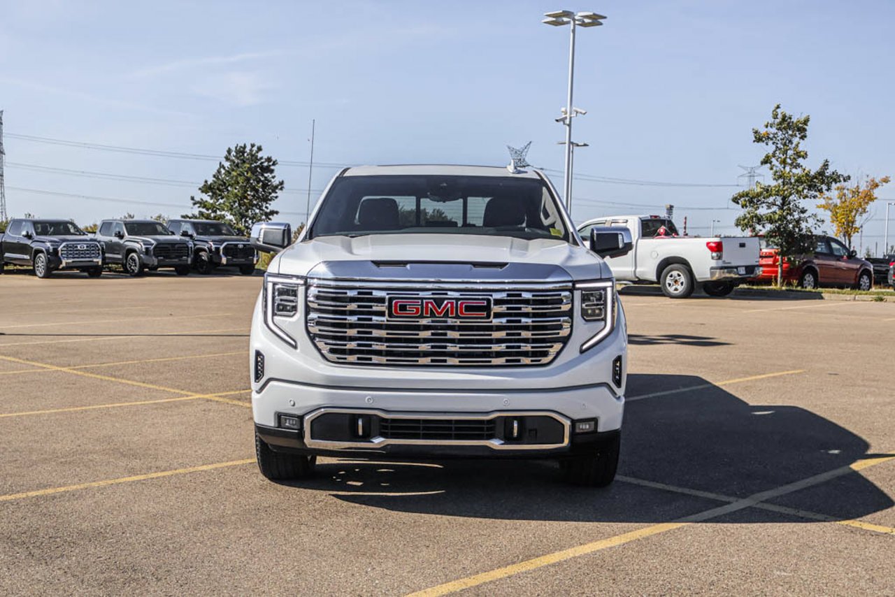 2025 GMC Sierra 1500 4WD Crew Cab 147 Denali White Sherwood Park - photo #2