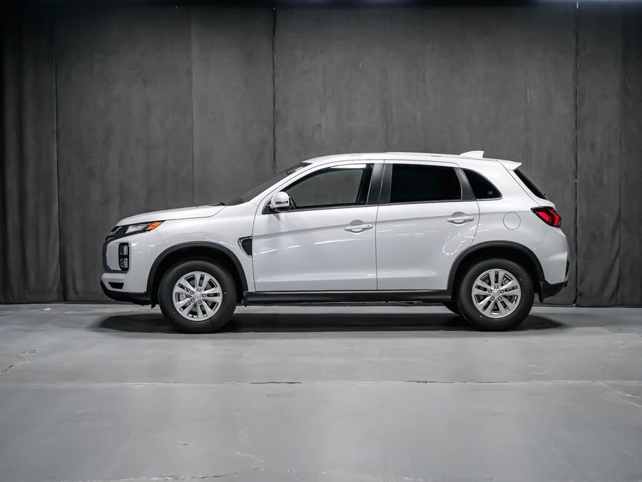 2026 Mitsubishi RVR SE White Diamond