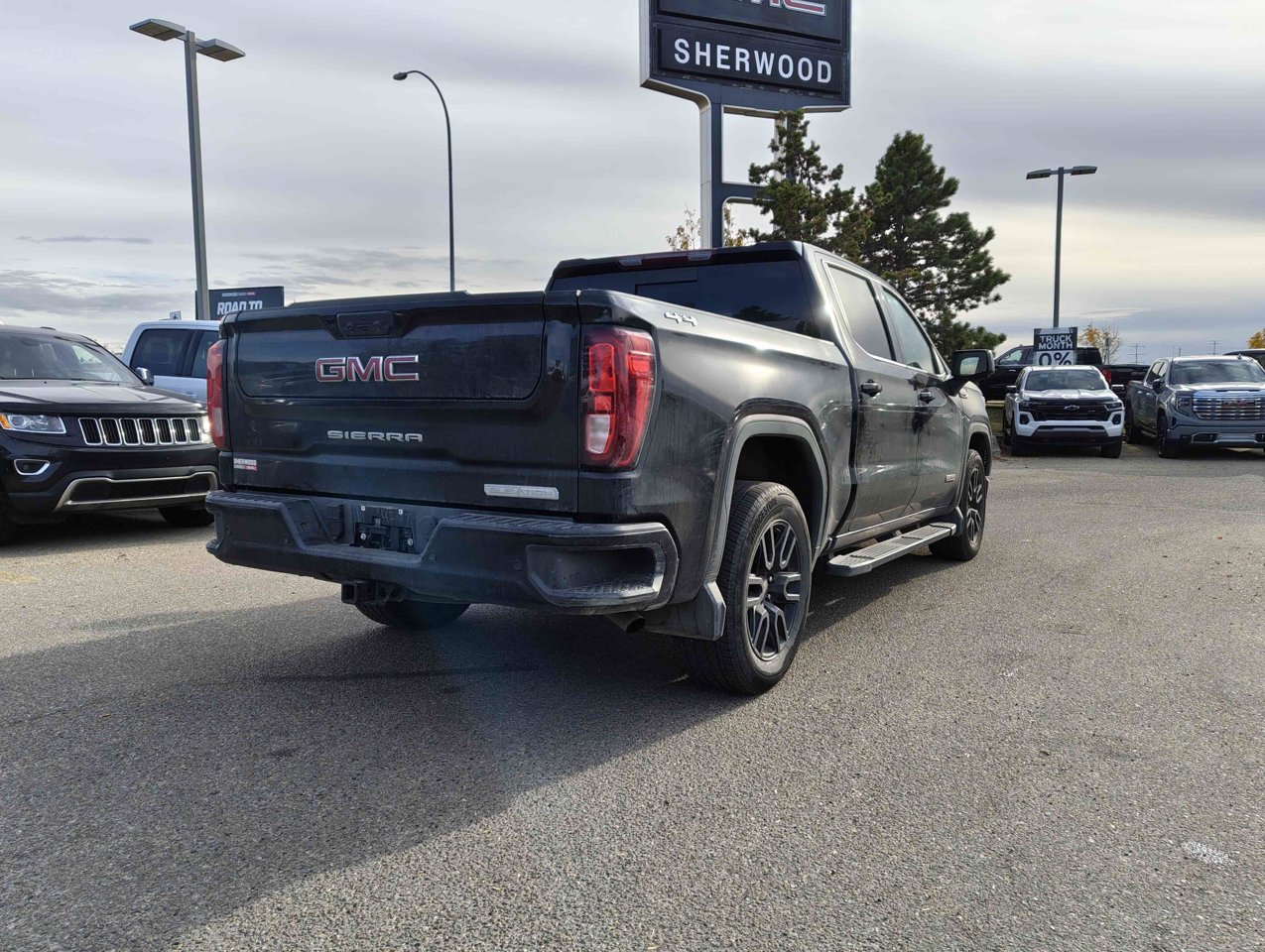 2024 GMC Sierra 1500 4WD Crew Cab 147 Elevation Black Sherwood Park - photo #5