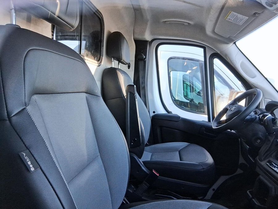 Ram ProMaster fourgonnette utilitaire 2500 Tradesman toit élevé 136 po avec siège passager 2026 Blanc