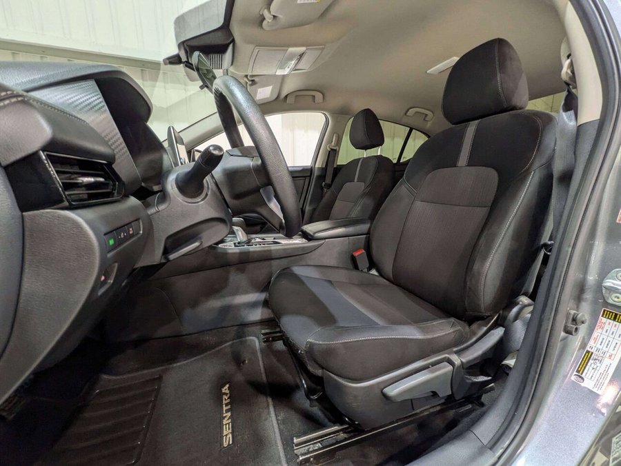 Nissan Sentra SV CVT 2024 Gris