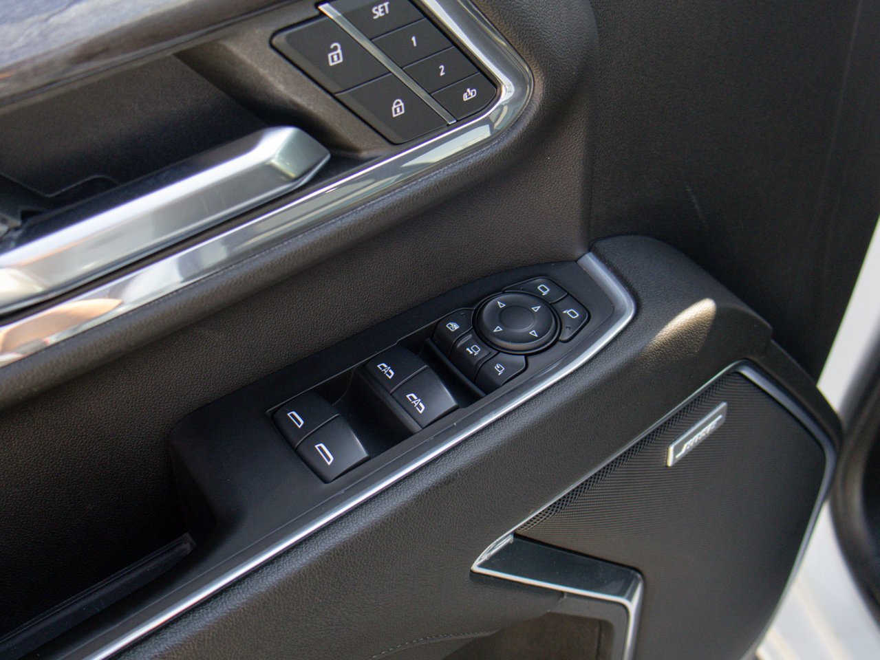 2024 Chevrolet Silverado 2500HD 4WD Crew Cab 159 LTZ White Sherwood Park - photo #19