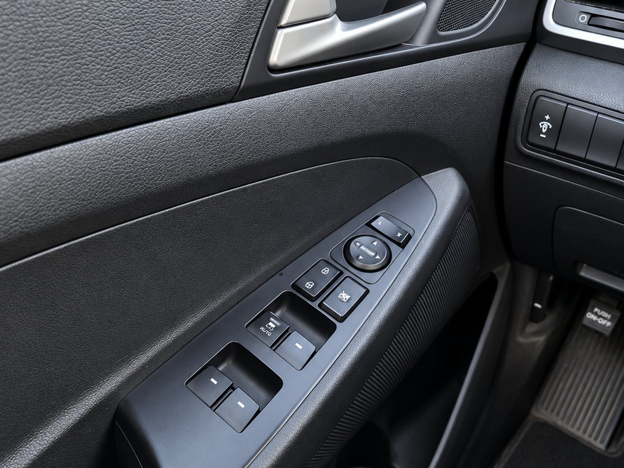 2018 Hyundai Tucson AWD White Granby - photo #17