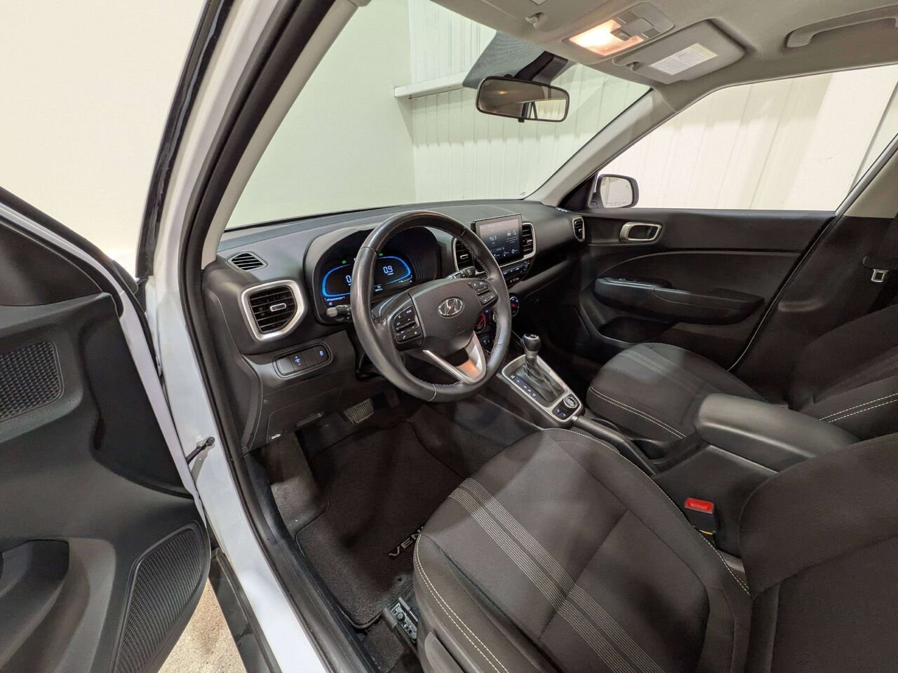 2026 Hyundai Venue Preferred IVT White Val-David - photo #9