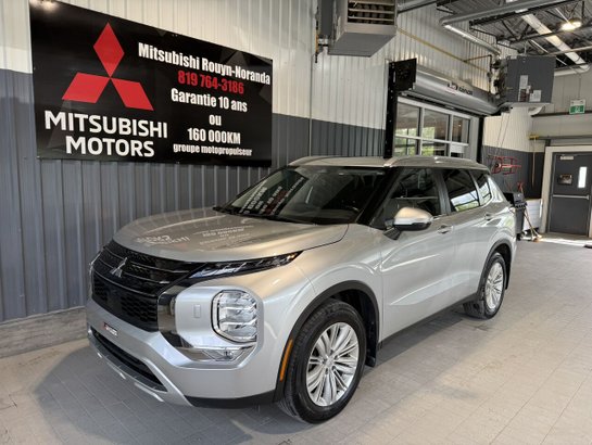 2024 Mitsubishi Outlander SE S-AWC Grey