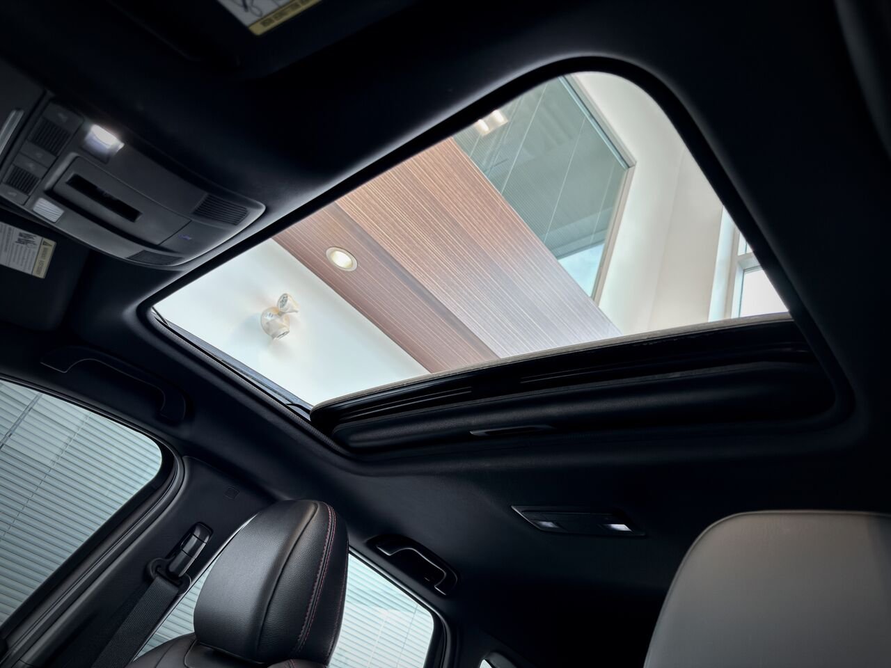 2023 Mazda CX-5 Grey Notre-Dame-des-Prairies - photo #17