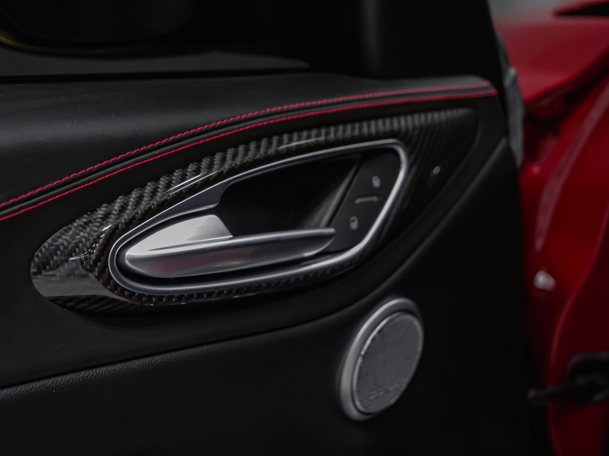 Alfa Romeo Giulia QUADRIFOGLIO CARBON TOIT CARBONE ASSIST CONDUITE 2021 Rouge Montréal - photo #23