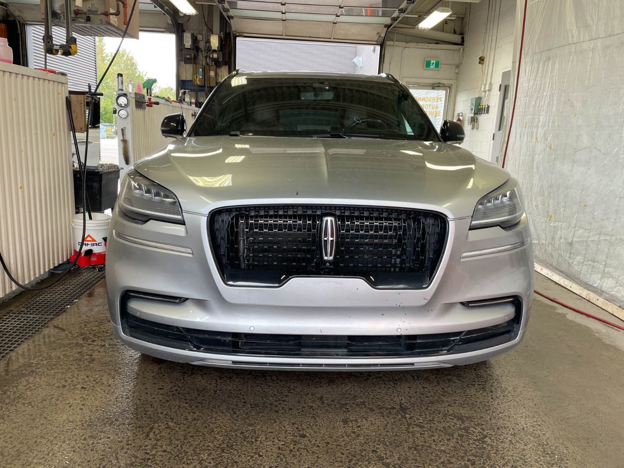Lincoln Aviator RESERVE AWD *TOIT* NAV CUIR SIÈGES VENTIL CAM 360 2023 Gris Saint-Jérôme - photo #11