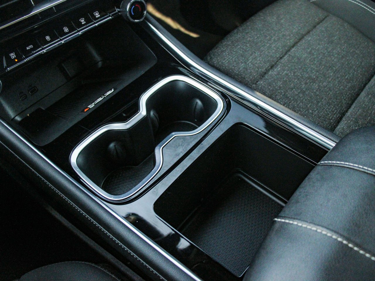 2025 Chevrolet Traverse AWD 4dr LT White Sherwood Park - photo #25