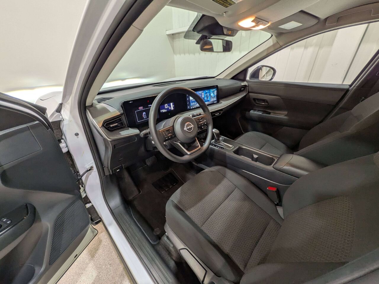 2026 Nissan Kicks S AWD White Val-David - photo #9
