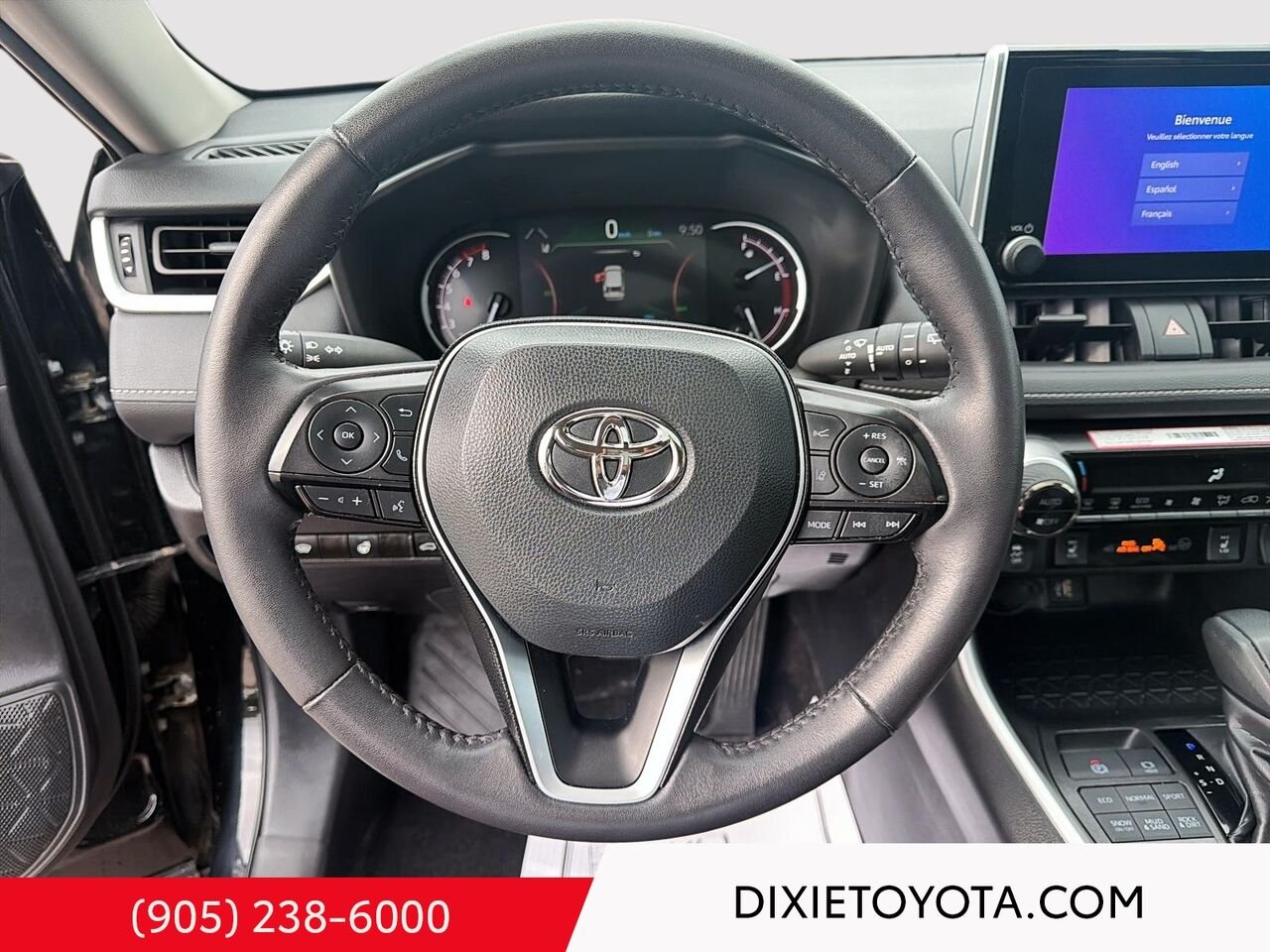 2025 Toyota RAV4 XLE AWD / CLEAN CARFAX / HEATED SEATS / MOONROOF / ALLOY WHEELS / CARPLAY AND ANDROID AUTO Black Mississauga - photo #11
