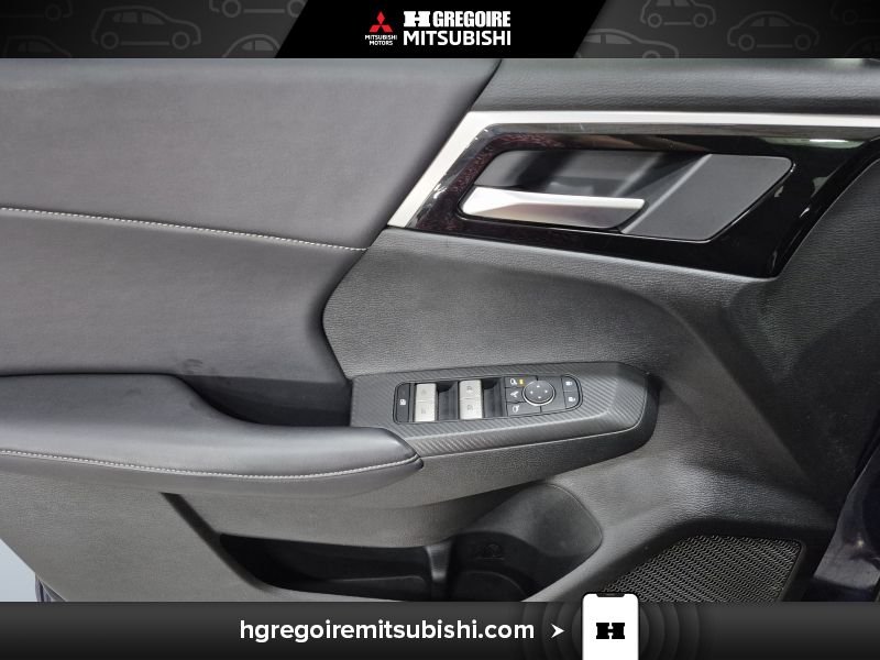 Mitsubishi Outlander PHEV 2025 Bleu Saint-Eustache - photo #12