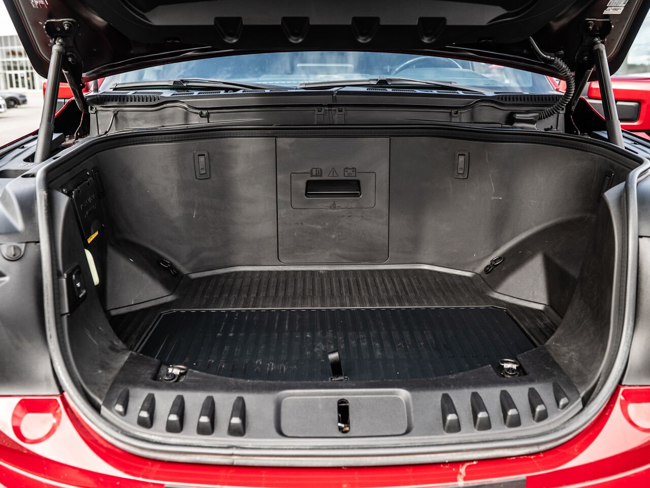 2024 Ford F-150 Lightning Red Sainte-Julienne - photo #13