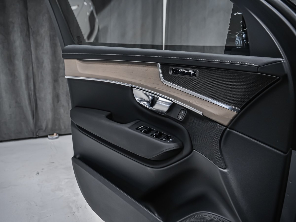 2026 Volvo XC90 B6 PLUS DARK Grey Montreal - photo #8