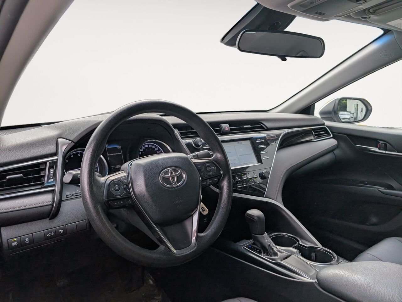 2018 Toyota Camry 4T1B11HK2JU121622 White Sherbrooke - photo #8