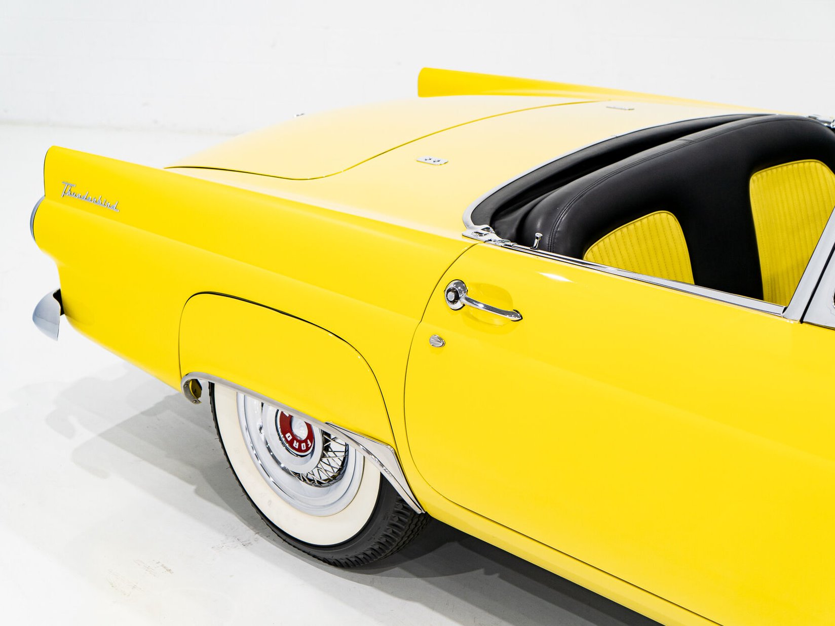 Ford Thunderbird **PRICE IN USD** Fully restored 1955 Montréal - photo #35
