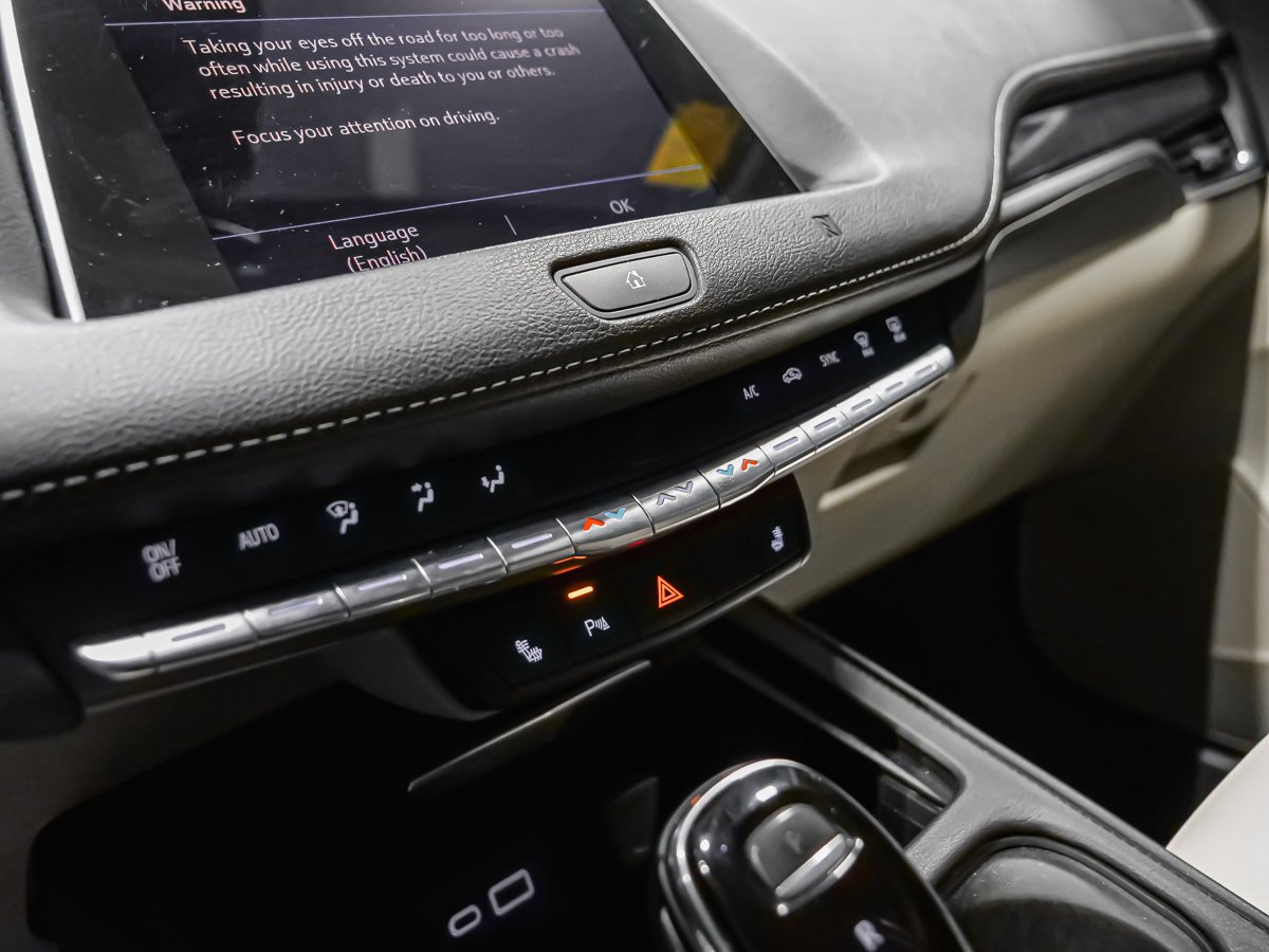 2020 Cadillac XT4 AWD LUXURY 2 SET DE PNEUS APPLE CAR PLAY Silver Montreal - photo #11