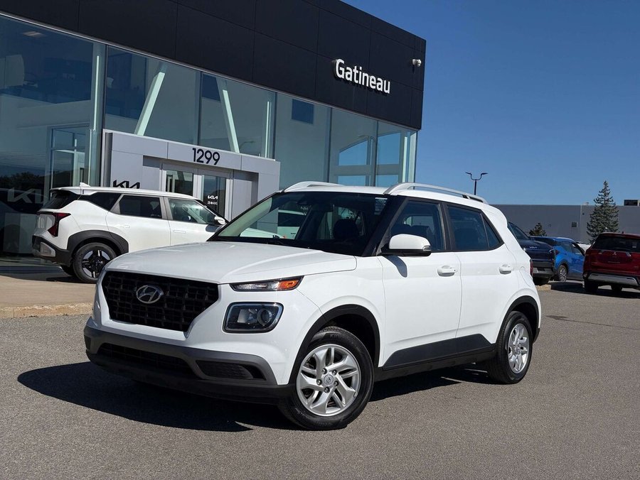2021 Hyundai Venue Preferred White
