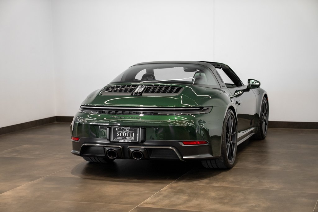 2026 Porsche 911 Green Saint-Eustache - photo #3