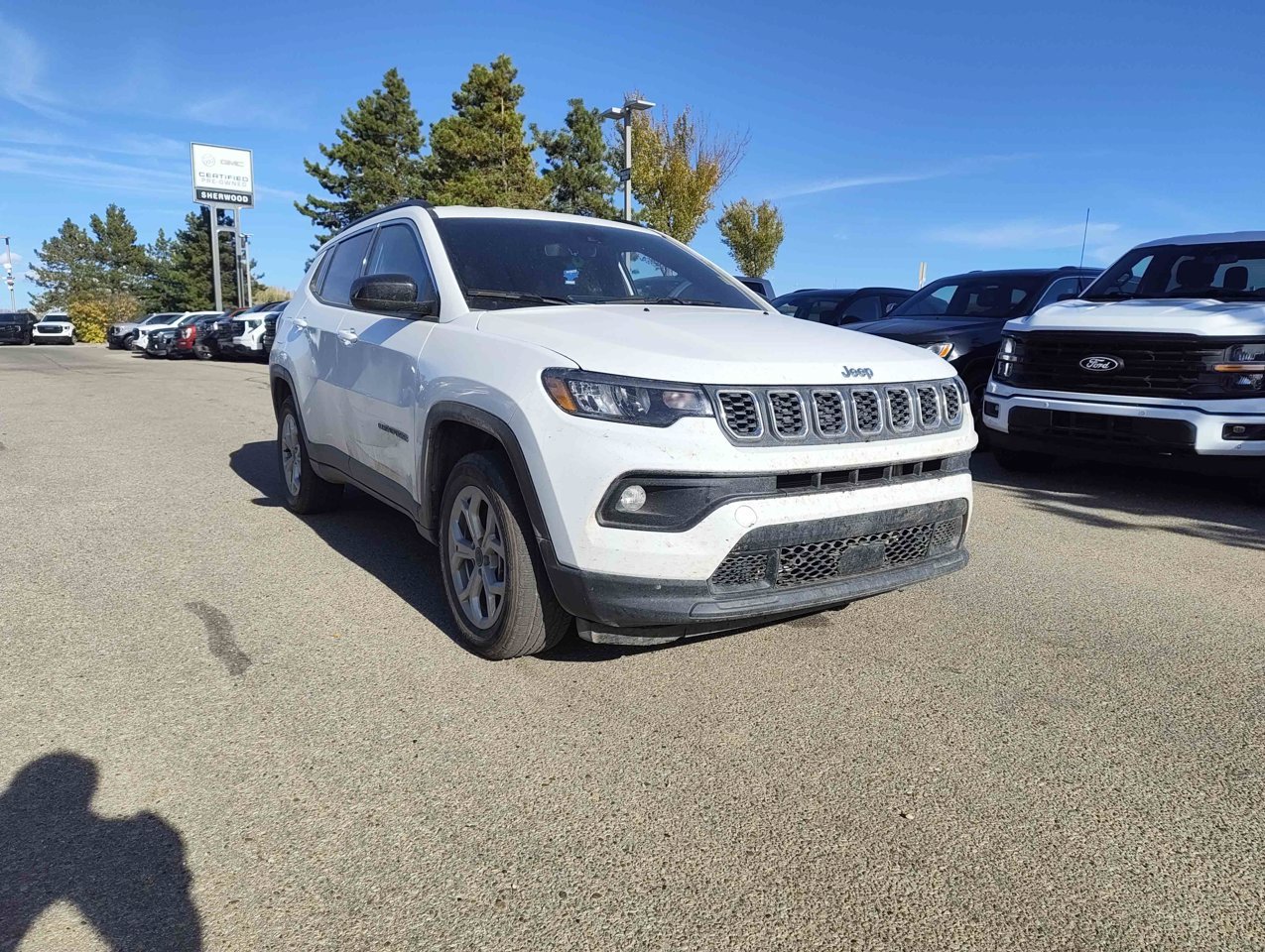 2026 Jeep Compass North 4x4 White Sherwood Park - photo #3