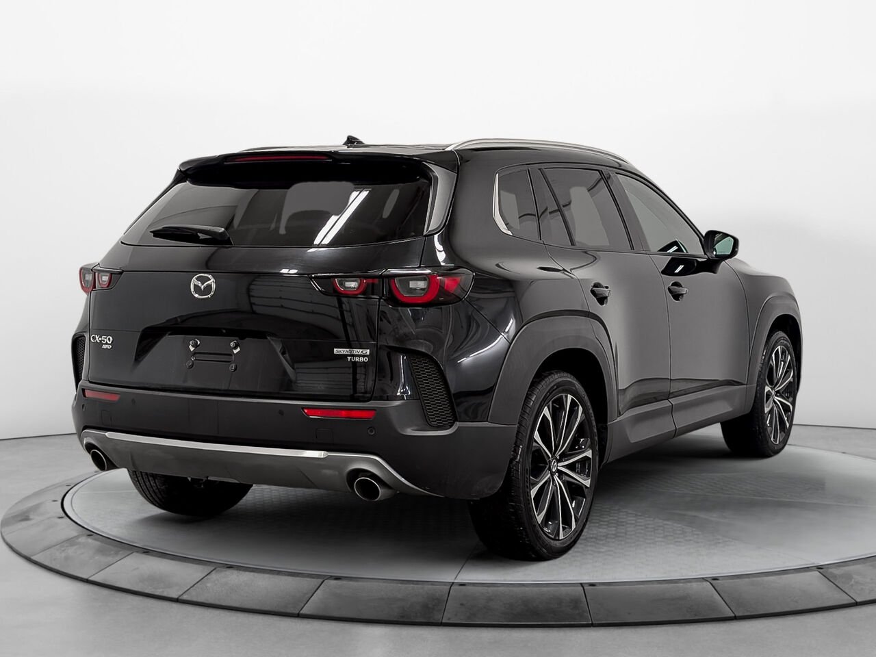 2024 Mazda CX-50 AWD GT Toit Ouvrant Volant et Sièges Chauffants Black Sherbrooke - photo #5
