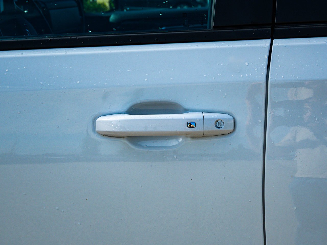 2024 Chevrolet Silverado 1500 4WD Crew Cab 147 RST White Sherwood Park - photo #7
