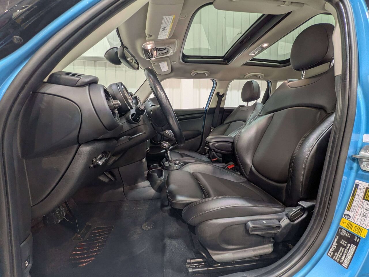 2016 MINI Cooper Hardtop 5 Door 5dr HB Blue Val-David - photo #1