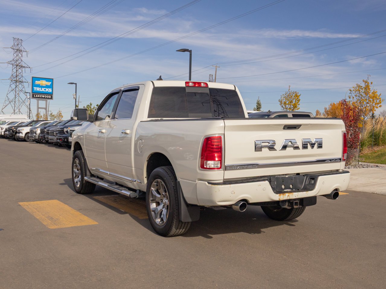 2018 Ram 1500 Limited 4x4 Crew Cab 5'7 Box *Ltd Avail* White Sherwood Park - photo #7