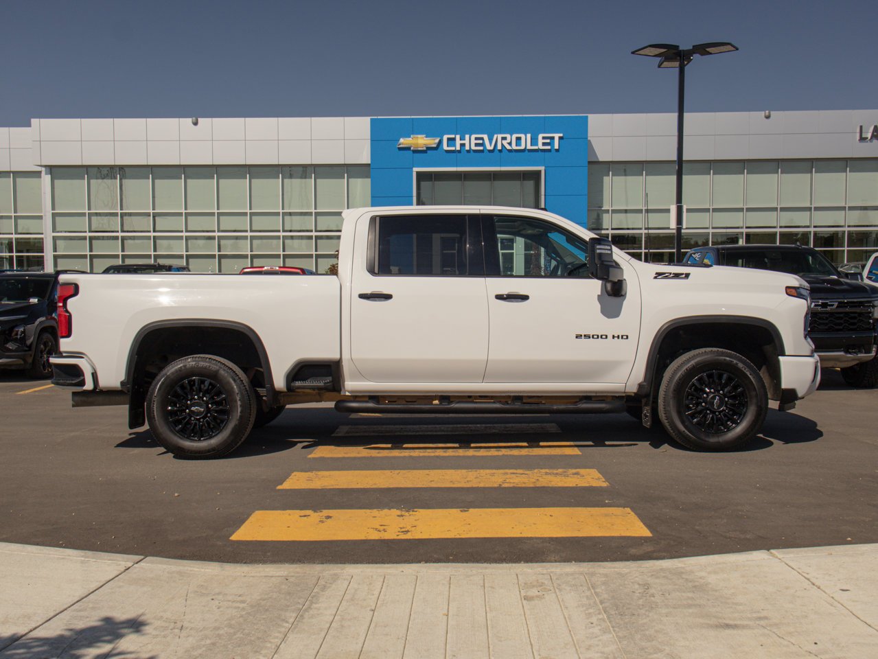 2024 Chevrolet Silverado 2500HD 4WD Crew Cab 159 LTZ White Sherwood Park - photo #11