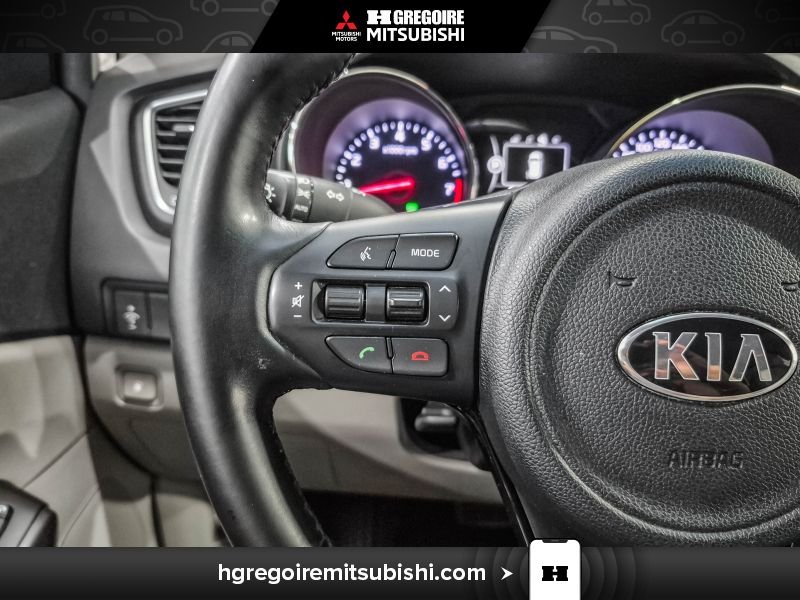2017 Kia Sedona Grey Blainville - photo #19