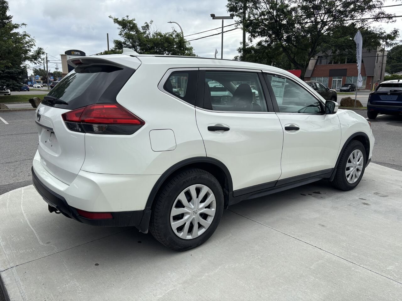Nissan Rogue S FWD 2017 Blanc Châteauguay - photo #5