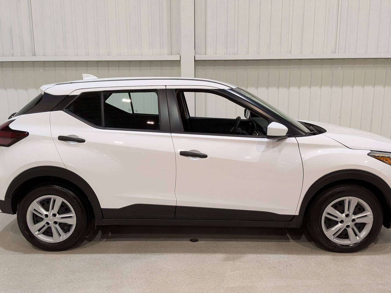 2024 Nissan Kicks S FWD White Val-David - photo #7
