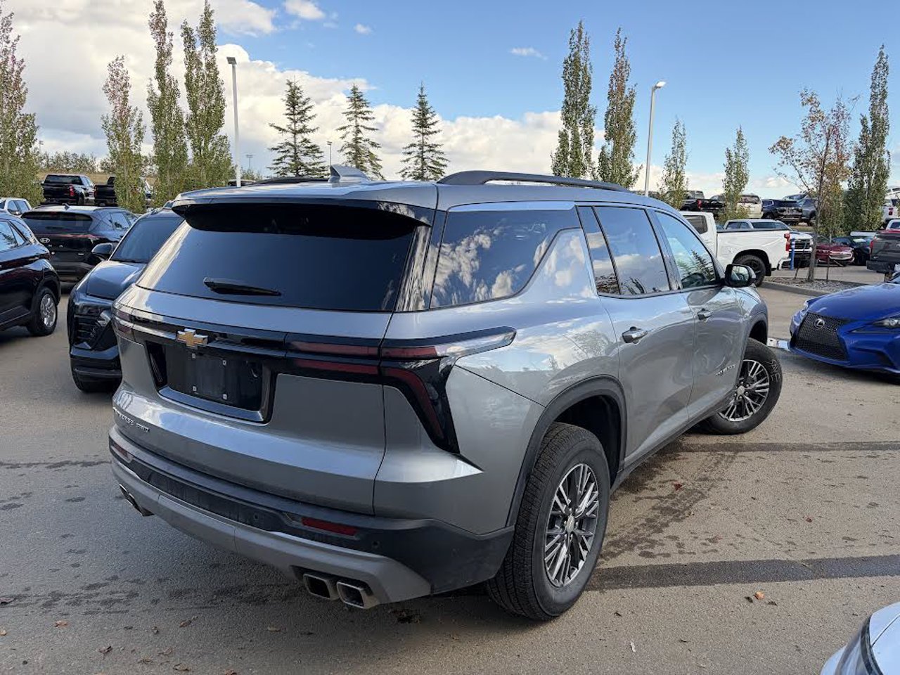 2026 Chevrolet Traverse AWD 4dr LT Grey Sherwood Park - photo #4