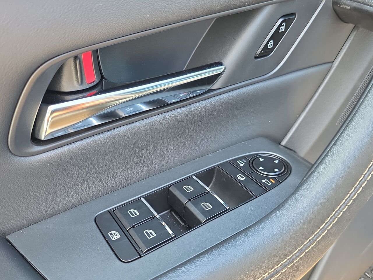 2026 Mazda CX-90 PHEV GT PHEV, toit pano, cuir, sièges ventilés Jet Black Mica Val-David - photo #13