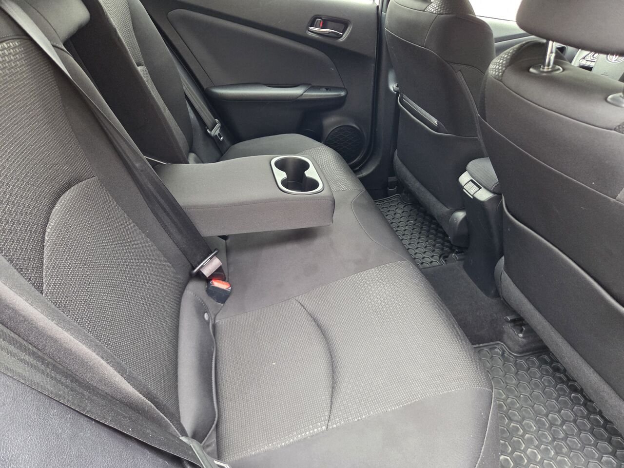 2020 Toyota PRIUS White Mont-Laurier - photo #9