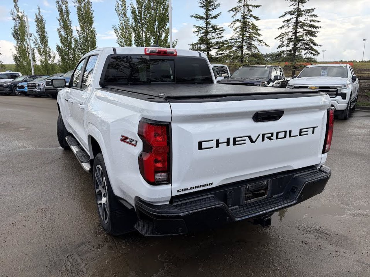 2024 Chevrolet Colorado 4WD Crew Cab Z71 White Sherwood Park - photo #3